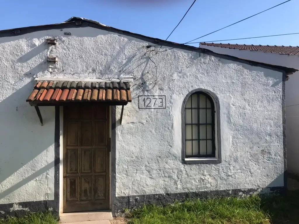 Casa para reciclar en excelente terreno