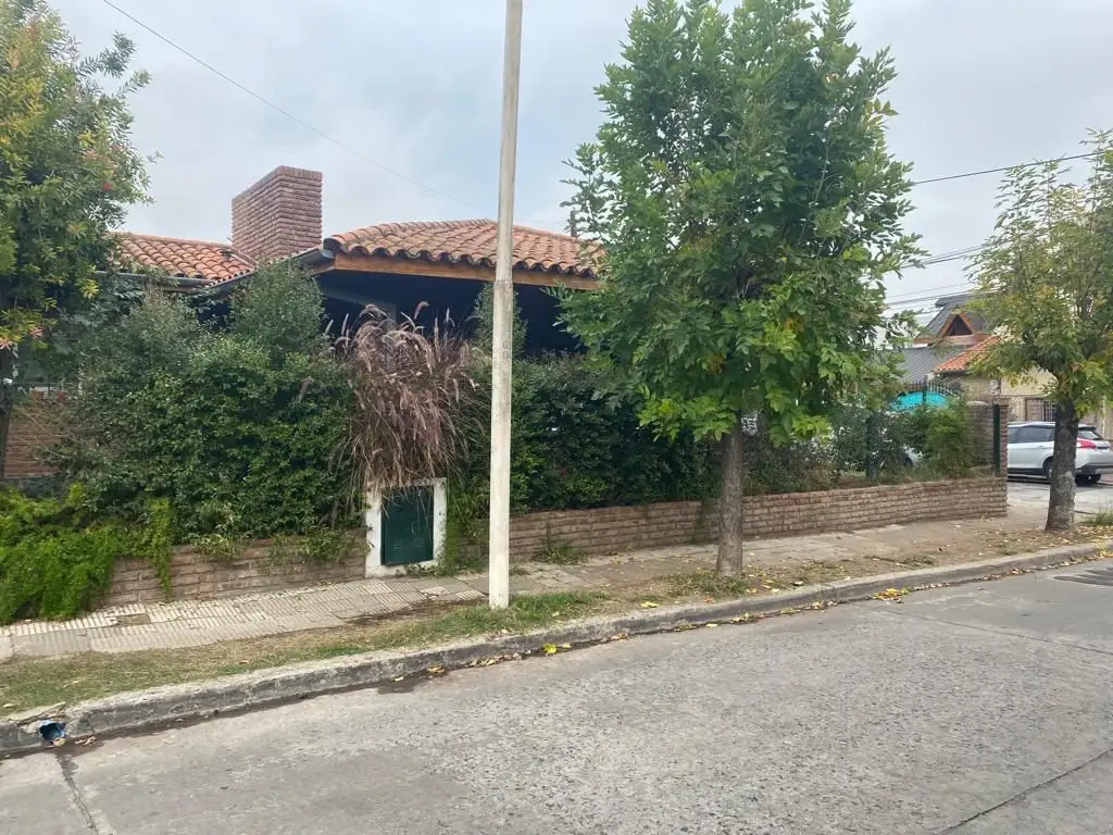 Casa Chalet  En Venta En Ciudad Jardin, Tres De Febrero, G.b.a. Zona Oeste