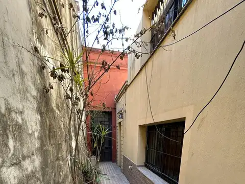 Venta Casa de Pasillo Excelente Estado