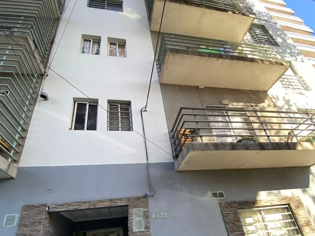 Oportunidad 2 Amb con Balcon Frente Excelente Ubicacion - Foto 0