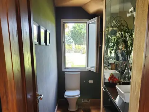Casa en Venta - 5 dormitorios - USD 550.000