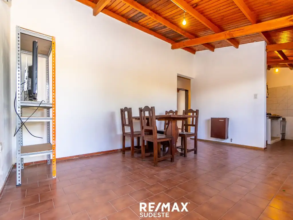 Venta casa con garage + local comercial