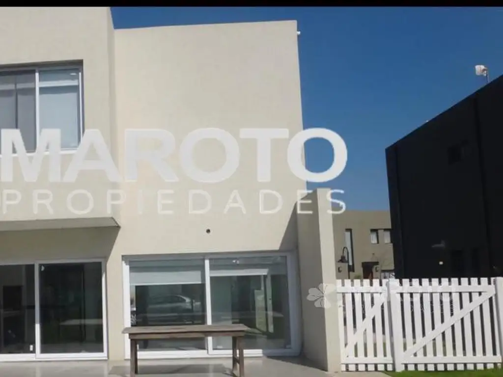 Casa en Venta en Barrio Vila Marina - MAROTO PROPIEDADES