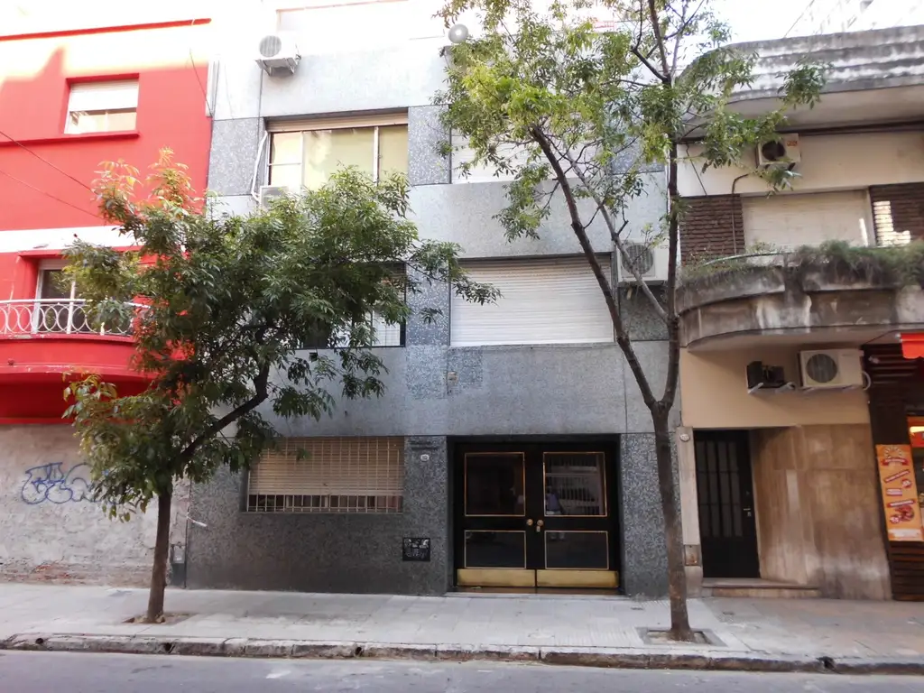 Alquiler monoambiente en Barrio Norte al frente