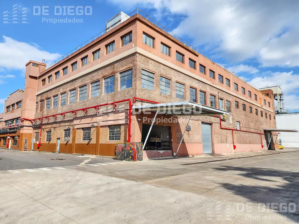 Depósito de 5150 m2 en alquiler con oficinas dentro de predio con seguridad, Carapachay