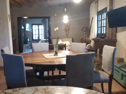 Casa en venta - 3 Dormitorios 2 Baños - 778Mts2 - Guaymallén, Mendoza