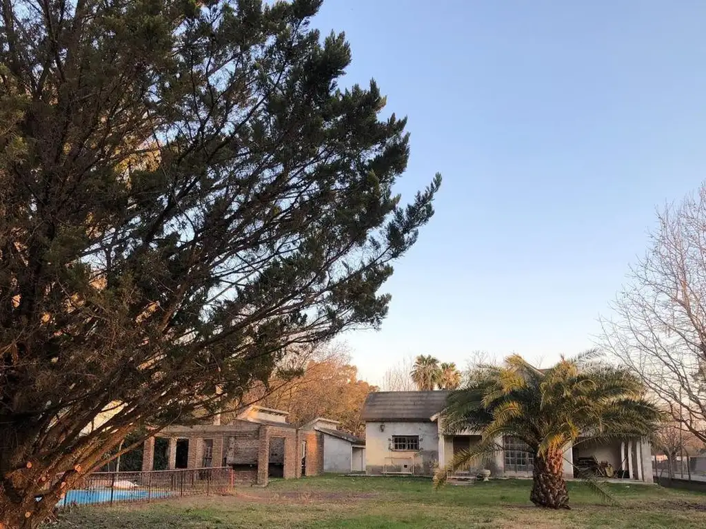 INCREIBLE QUINTA SOBRE RUTA 9, FUNES - CASA A RECICLAR