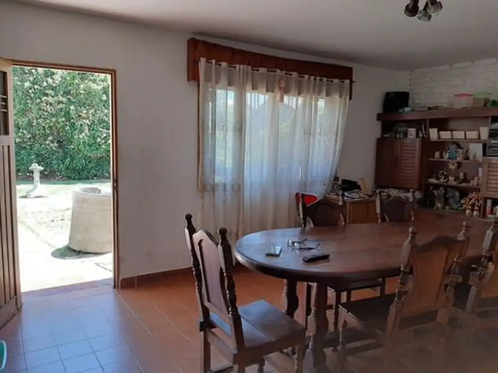 Casa En Venta 3 Ambientes Morón (base Aérea)