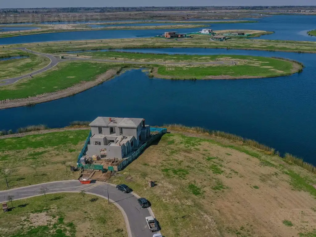 Terreno en Puertos del Lago - BARRIO AMARRAS