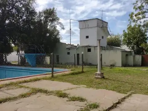 VENTA CASA CON PILETA PASO DEL REY