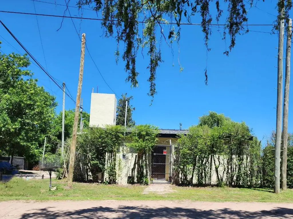 Venta Casa reciclada, De Vicenzo Grande, Pilar.