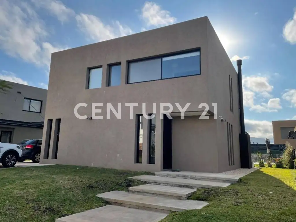 Casa en venta en Castaños Nordelta sobre lote interno