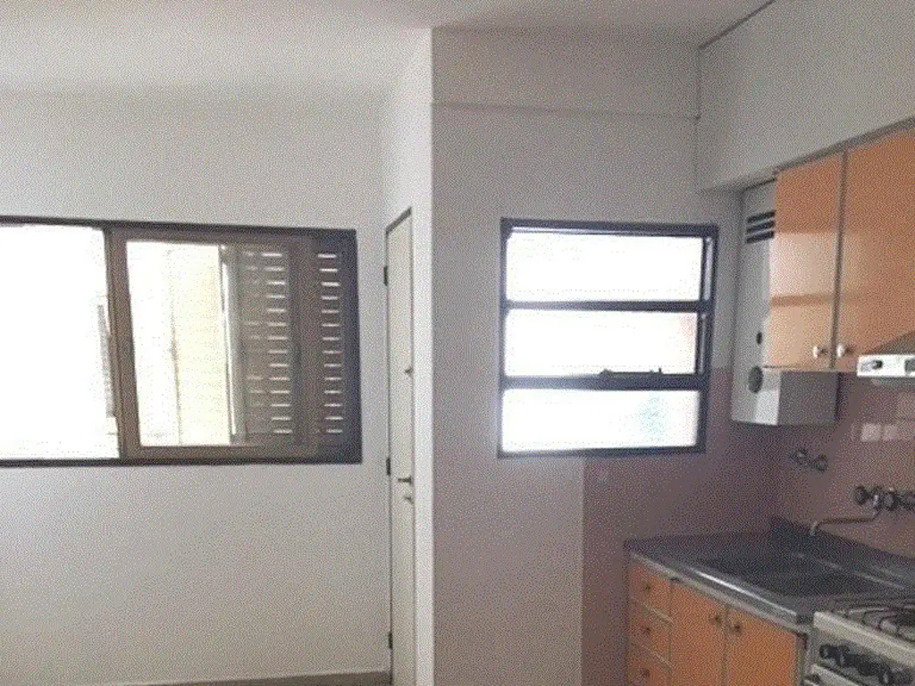 VENTA Dpto interno Estar comedor con cocina integrada Lavadero aparte Dormitorio con placard baño