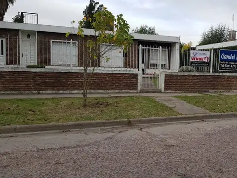 Casa en venta con importante lote