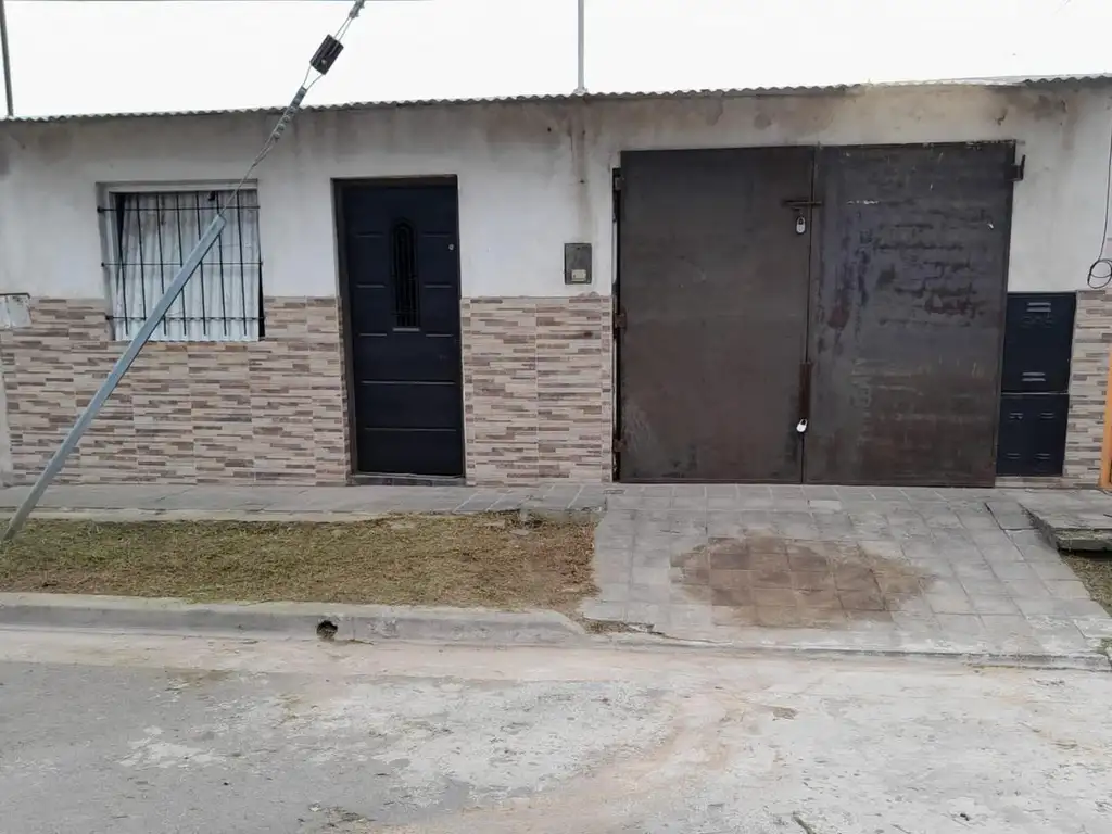 CASA EN VENTA - PROYECTO A TERMINAR