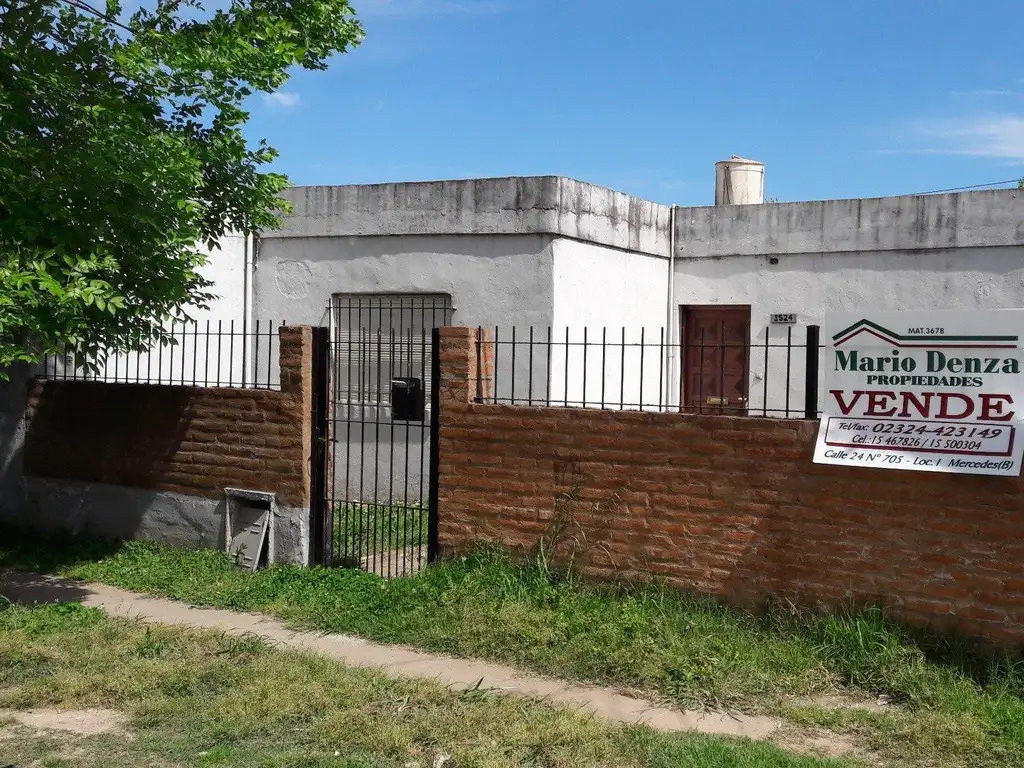 Venta de casa de tres dormitorios s/ terreno 500 m2. Mercede