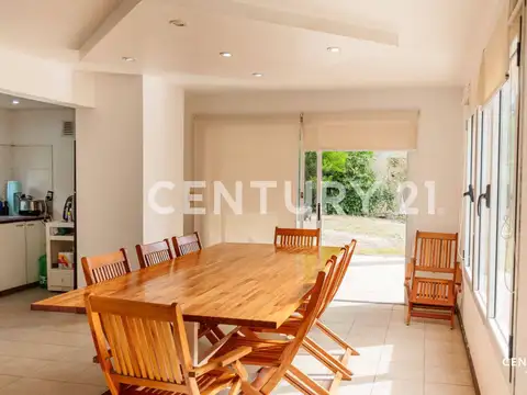 Casa en Venta - Ostende, Pinamar