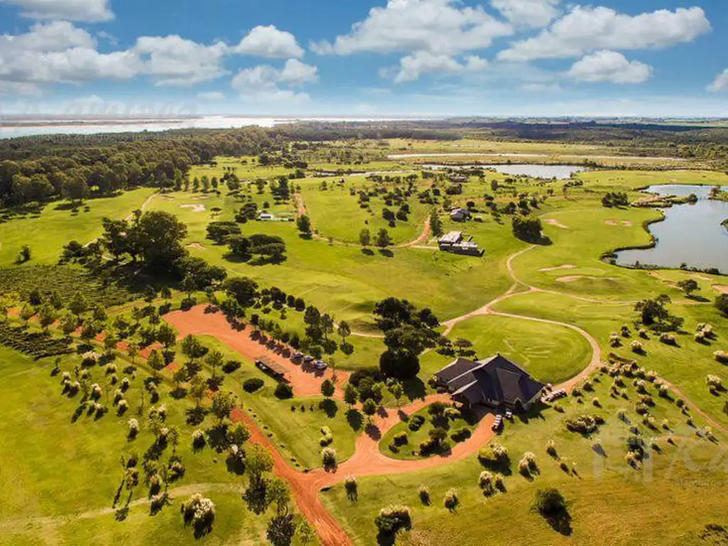 Terreno En Barrio Carmelo Golf En Venta - Uruguay, Carmelo