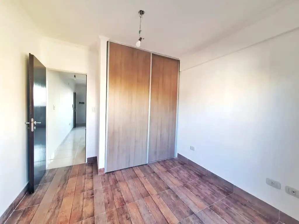 VENTA DEPARTAMENTO 2 AMB 29 M2 BALCON VALENTIN ALSINA LANUS