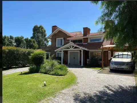 Casa en Venta en Larena Country Club - 4 dormitorios