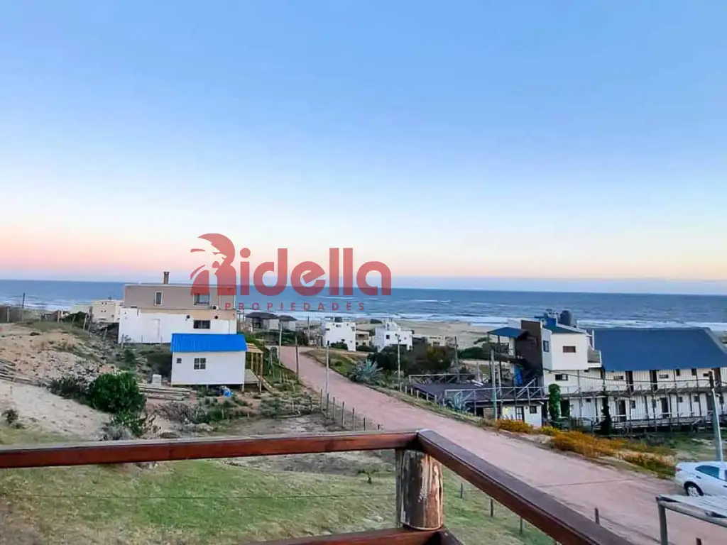 Venta de casa en Punta del Diablo con excelente vista