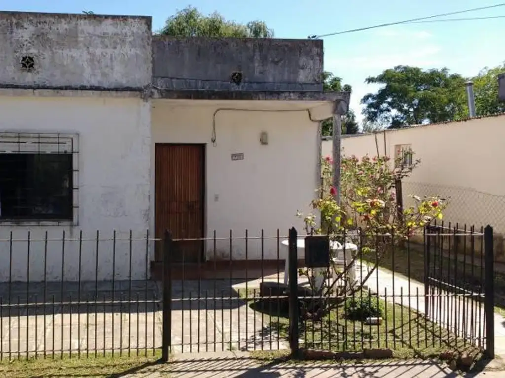 Casa en Venta, 2 dormitorios, Gral. Las Heras - L20.007