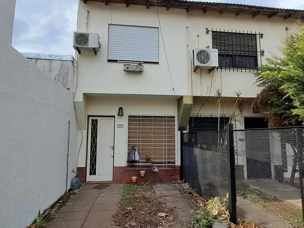 DUPLEX AL FRENTE - 3 AMBIENTES - COCHERA - PARQUE