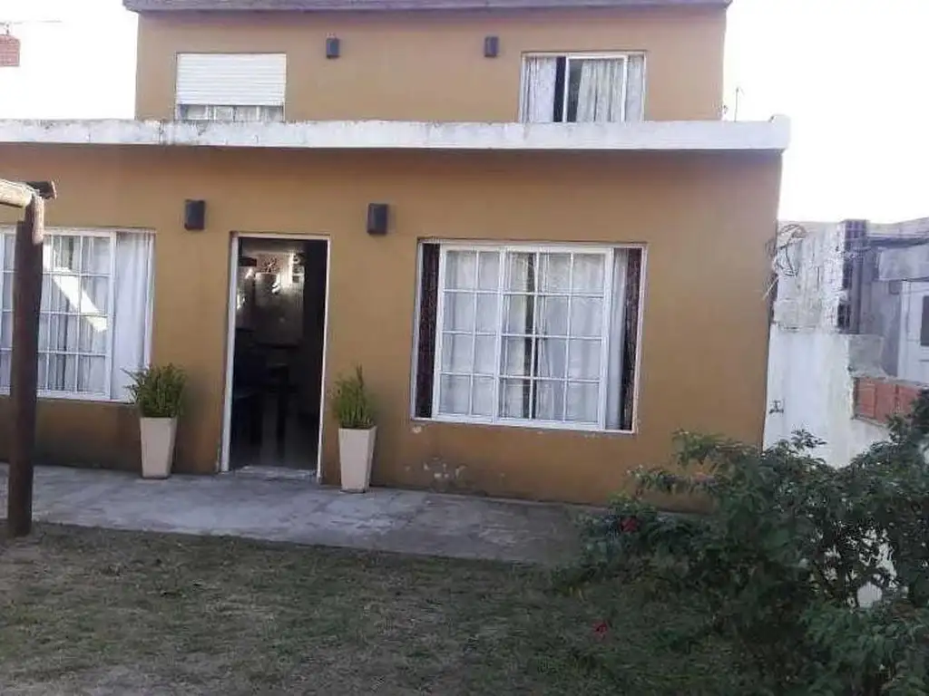 Casa en venta - 2 dormitorios 1 baño - 200mts2 - San Bernardo Del Tuyú