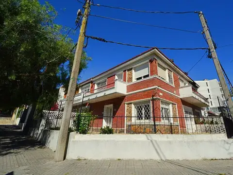 VENTA DE CASA 2 DORMITORIOS GARAGE, MALVIN NUEVO