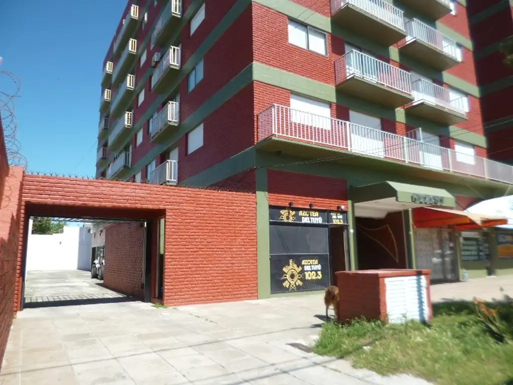 Departamento Edificio Riazor II  5° A al frente con balcon vista al mar y cochera