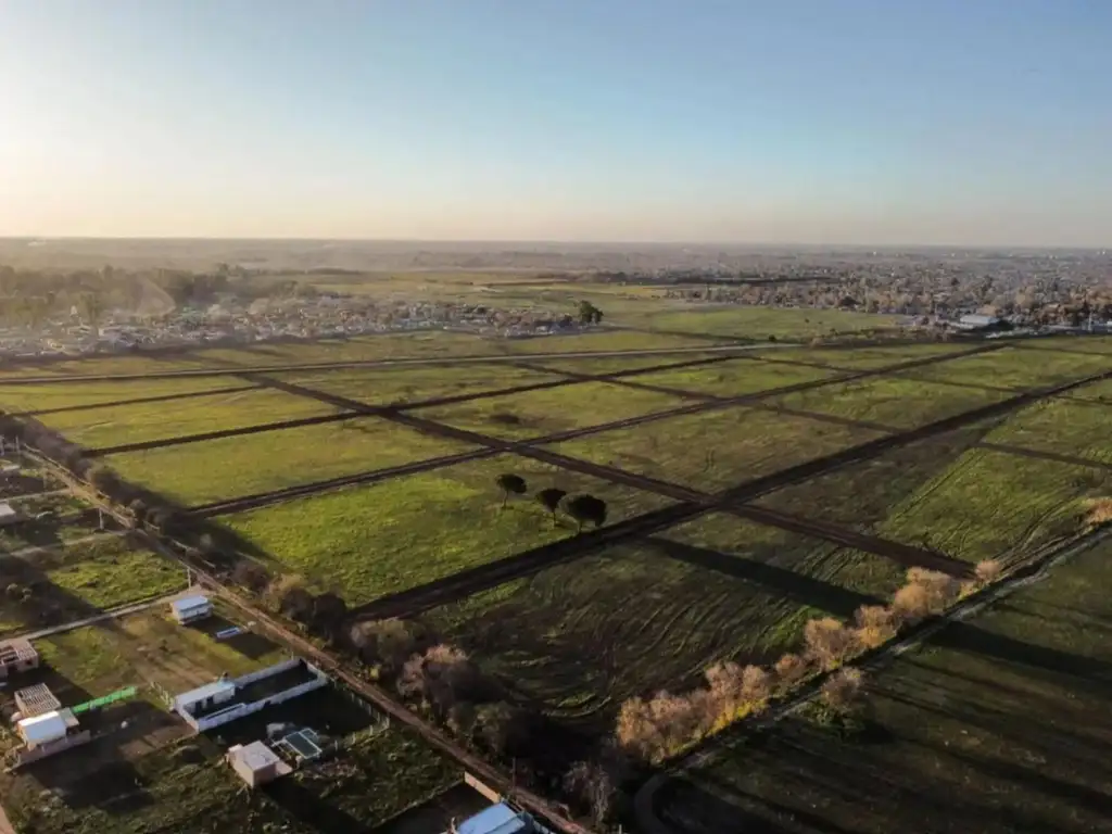 Lotes en venta en "Barrio Las Rosas" (Mariano Acosta -Merlo)