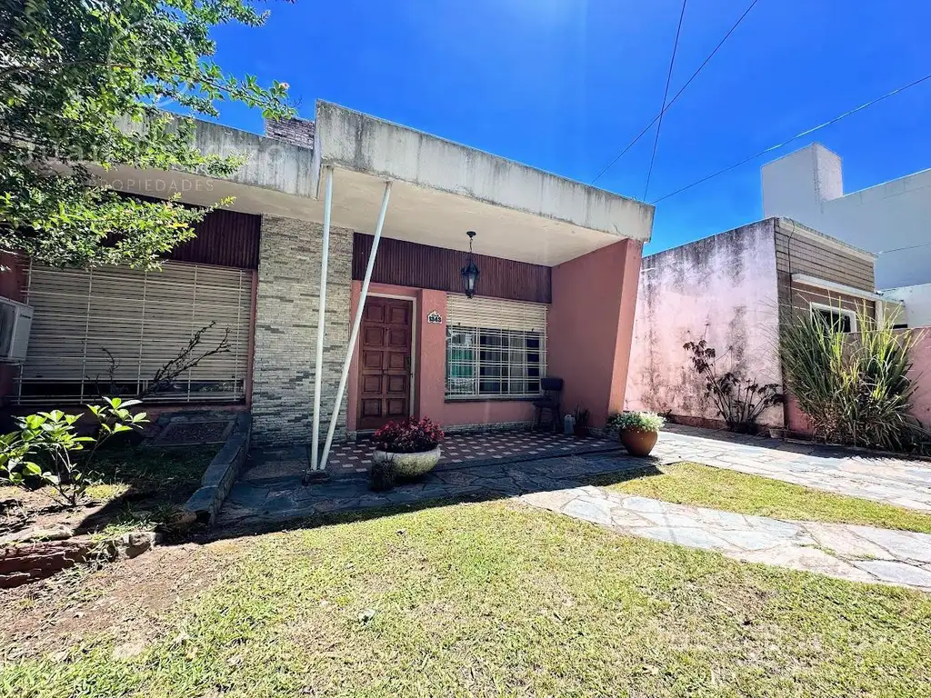 Casa con 2 dormitorios en venta Banfield Oeste