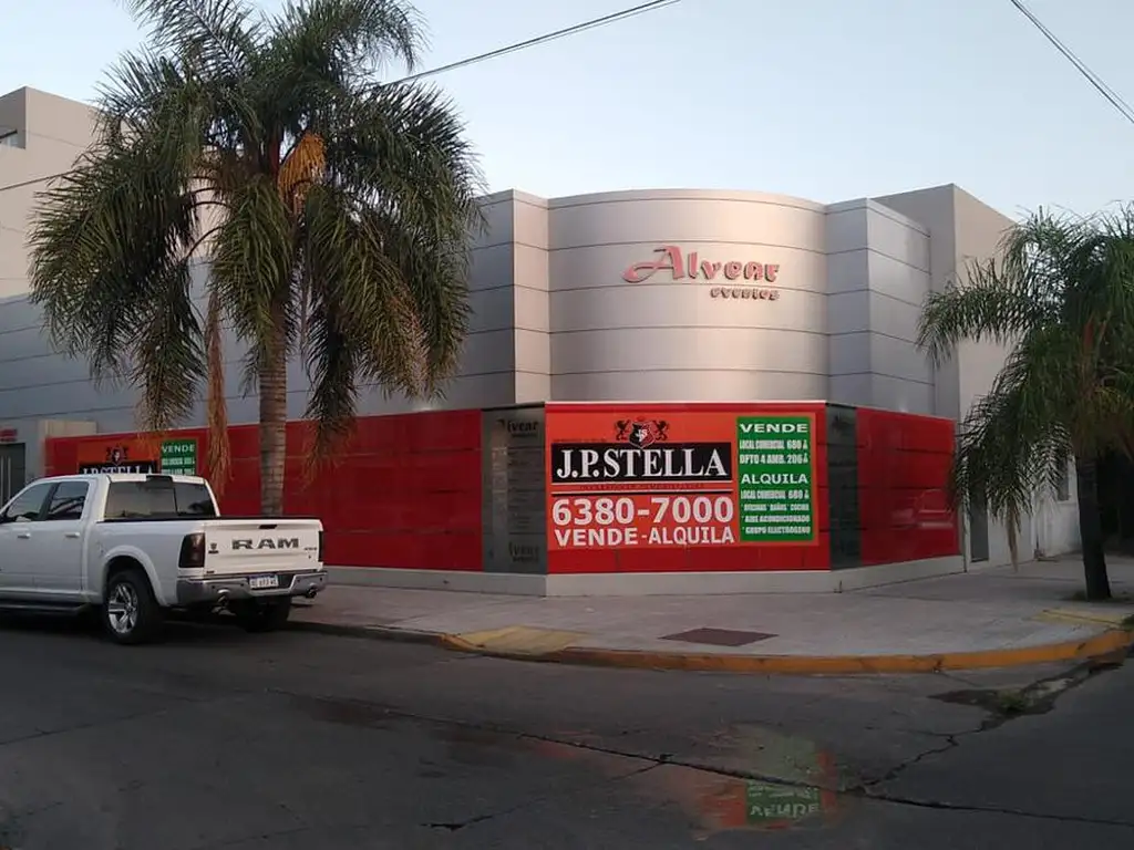 Local Comercial 680 m² y Dpto tipo Duplex 4 Amb. - Ramos Mejia