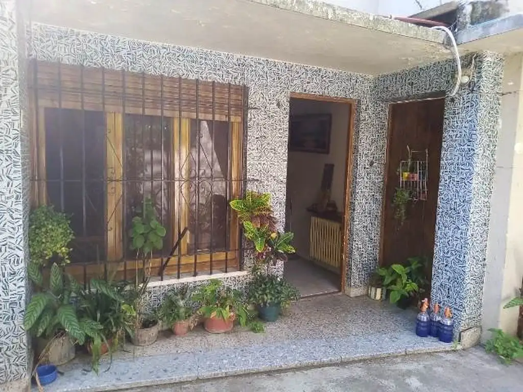 CASA en PH de 5 AMBIENTES. MUY BUENA UBICACIÓN de Villa Ballester, San Martin, G.B.A. Zona Norte