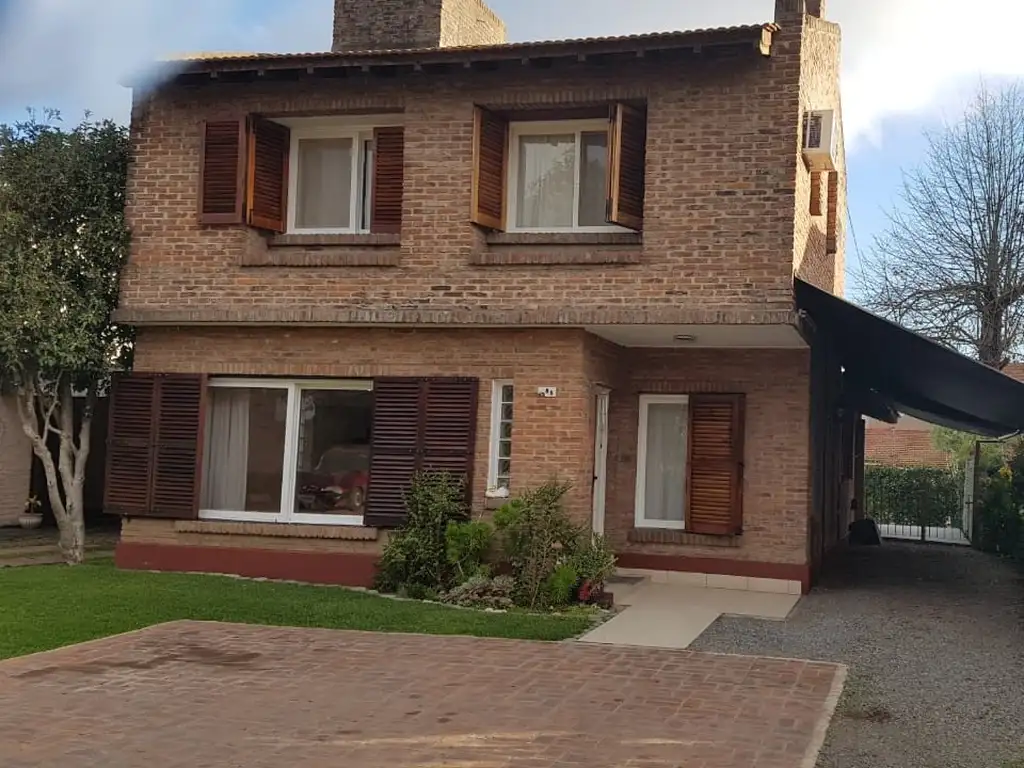 Casa en Venta en Countries y Barrios Cerrados en Pilar - 4 ambientes