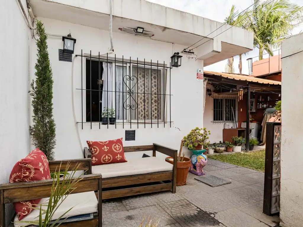 VENTA CASA TIPO PH CASTELAR NORTE - ACEPTA PERMUTA