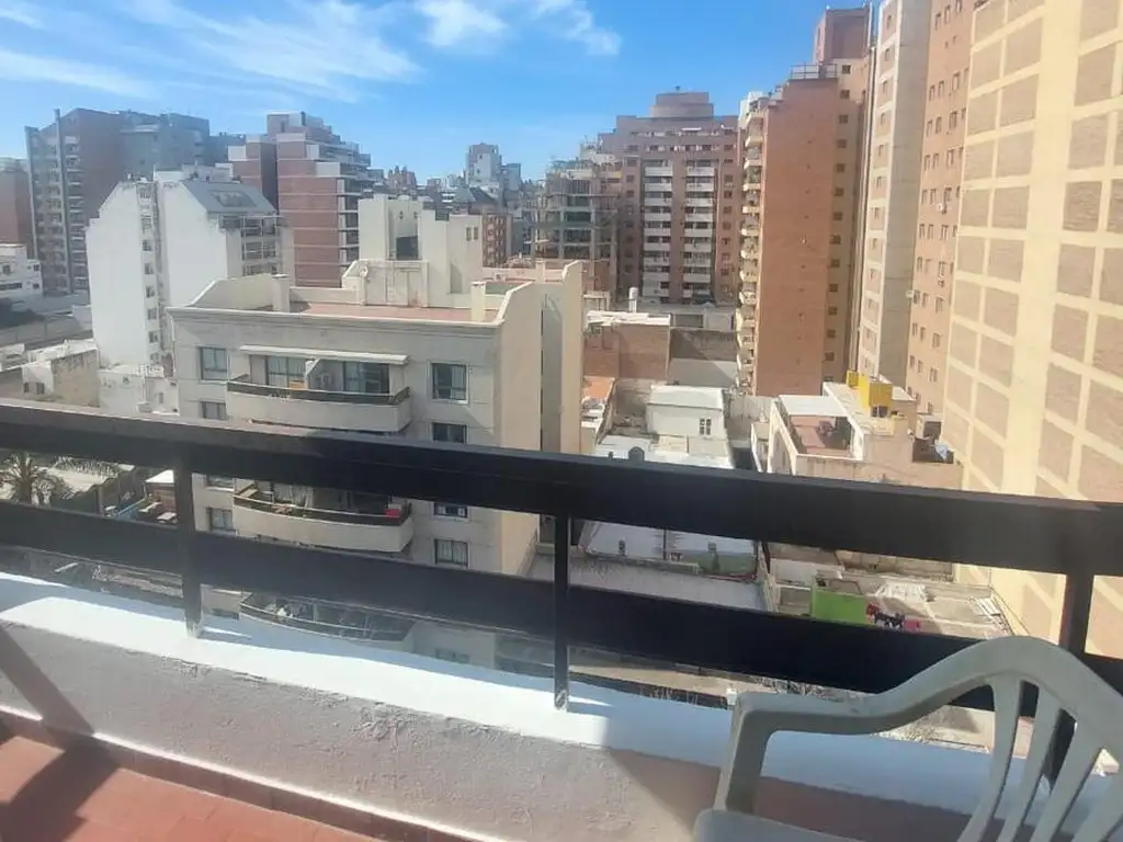 Departamento en  2 dormitorios con balcón en Nueva Córdoba