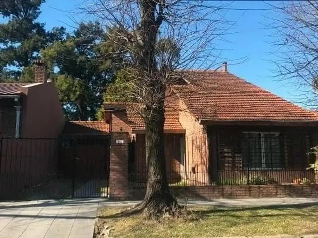 Casa - Venta - Argentina, Hurlingham - Diego de Carvajal 800