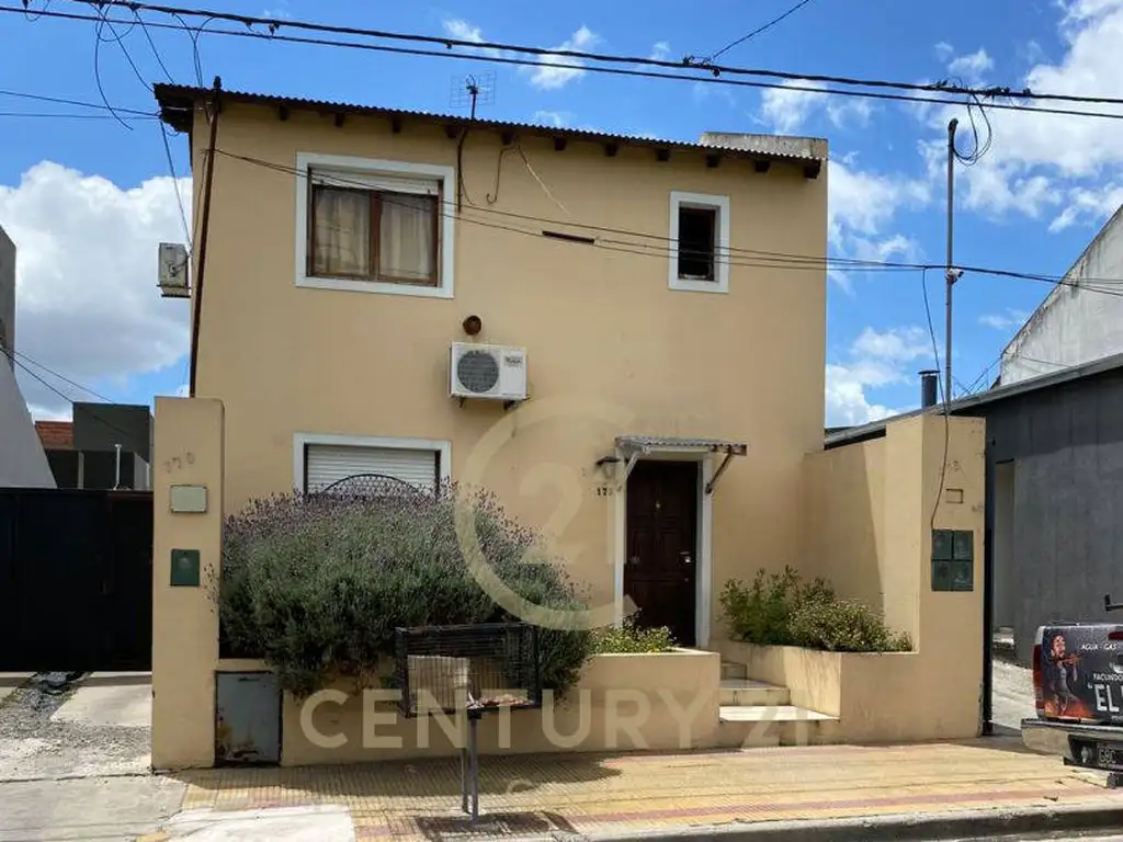 Casa - Venta - Argentina, Tandil - Sandino 100