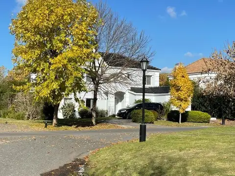 Casa - Alquiler - Argentina, Berazategui - Aut. Buenos Aires - Mar del Plata