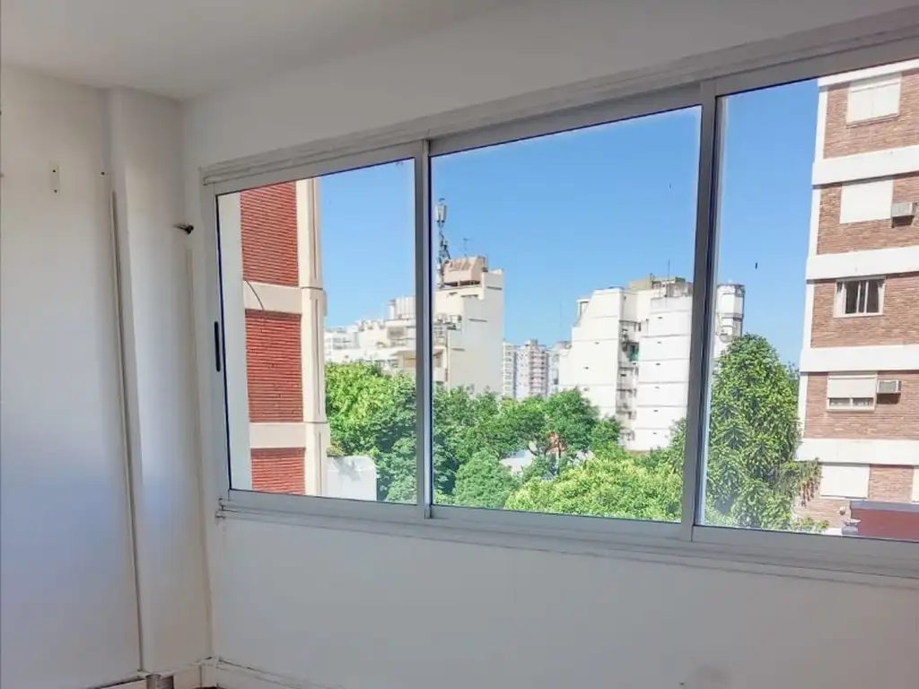 EXCELENTE OFICINA DE 65M2 (PLANTA LIBRE) s/ AV. FCO. LACROZE