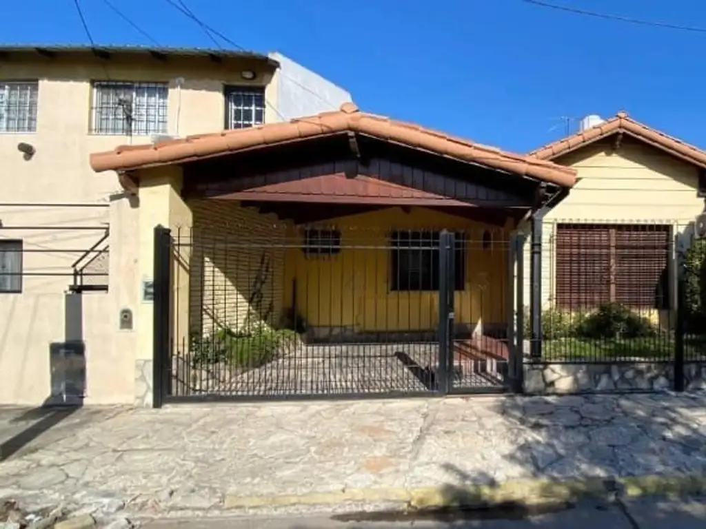 Chalet e venta en Castelar Norte