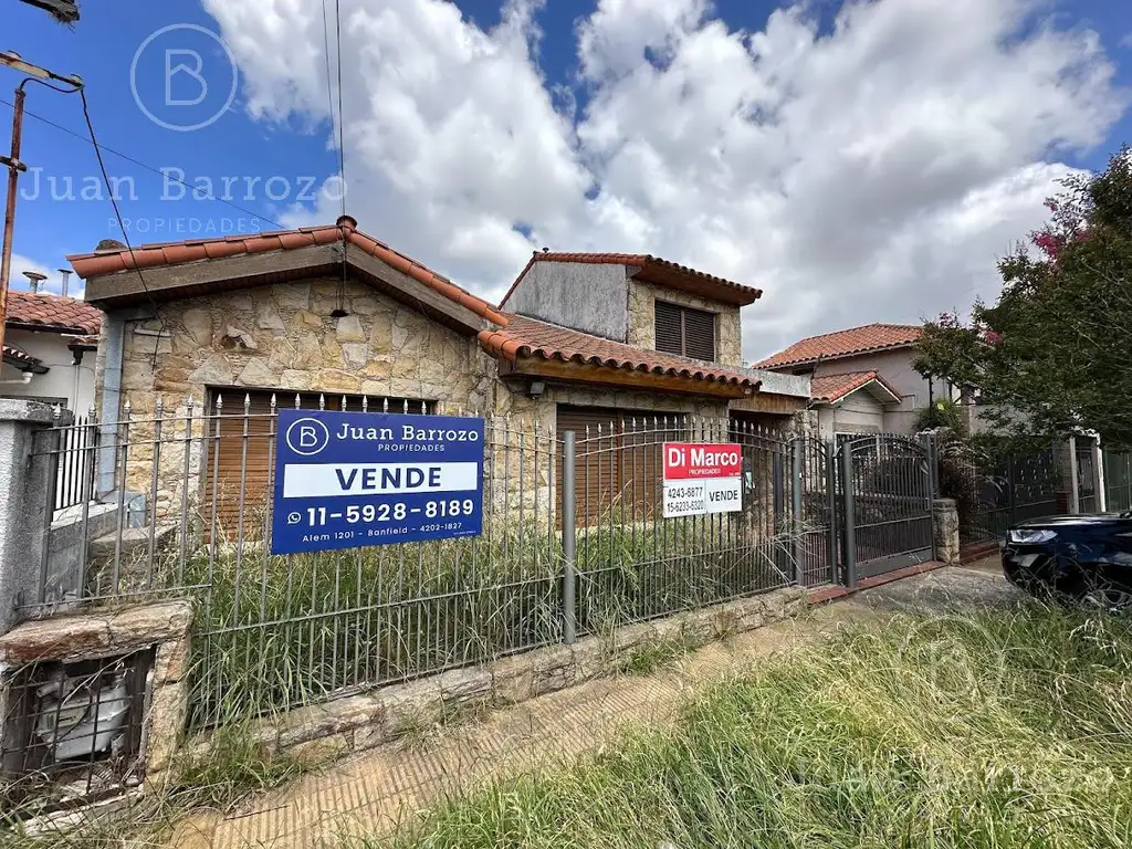 Casa en venta para refaccionar. Barrio Ferroviario, Banfield O.