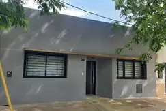 casa a reestrenar 2 dormitorios cochera. 