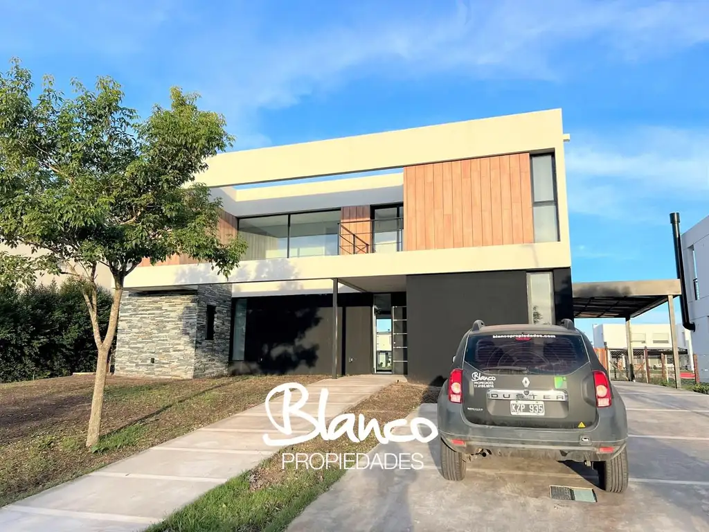 Casa  en Venta en Puertos del Lago - Ceibos - Sobre Lote al Agua