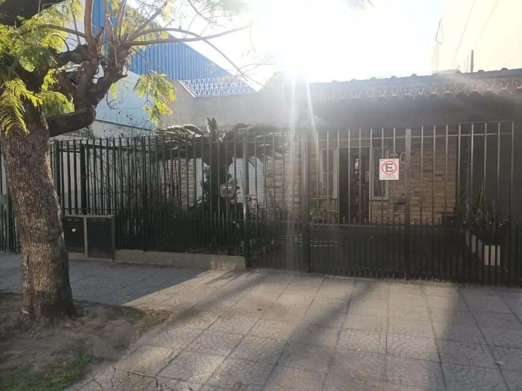 CASA 4 AMB PODESTA  LOTE 450 MTS