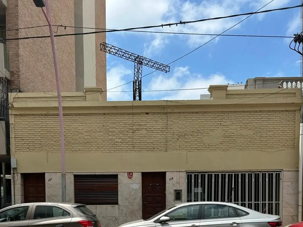 VENDO CASA PLENO CENTRO