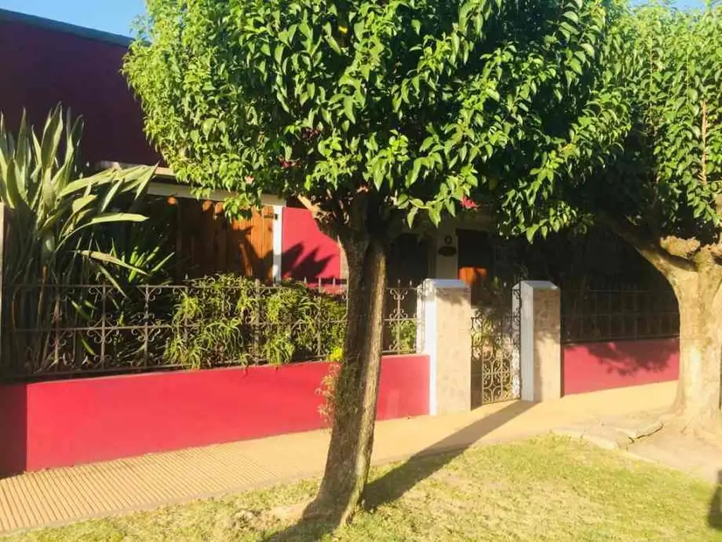 CASA DE 3 AMBIENTES EN VENTA, MORON SUR