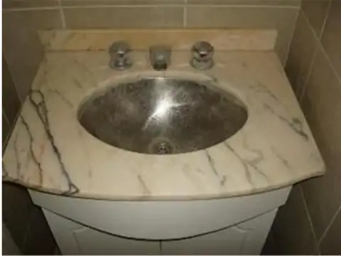 local + vivienda + oficina + 3 cocheras y 3 baños