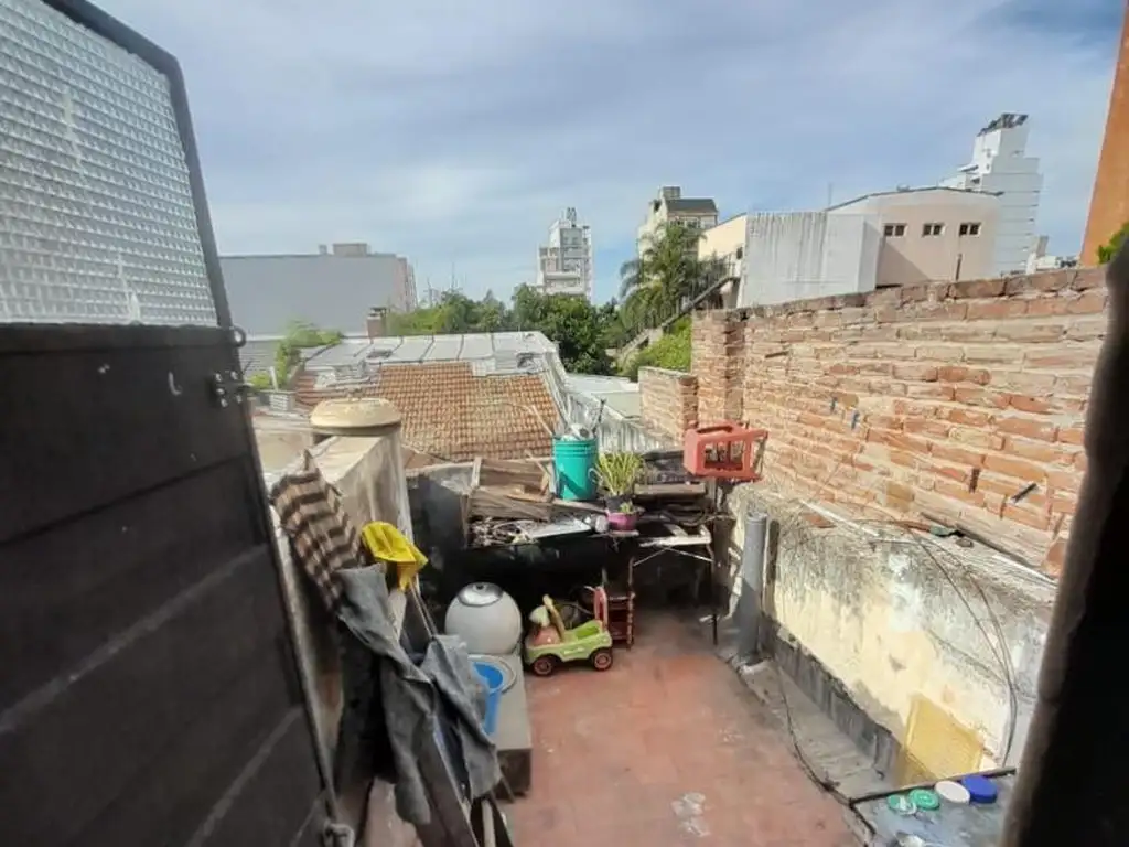 Vendo casa a reciclar en el microcentro